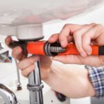 DIY Home Repairs You Can Do When You're Stuck at Home 当你被困在家时,你可以做的DIY住所修理